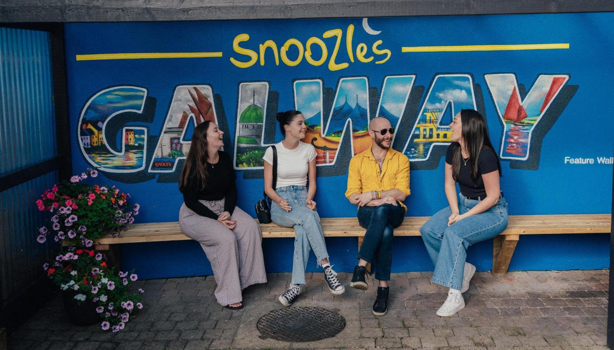 Snoozles Galway City Centre Extérieur photo